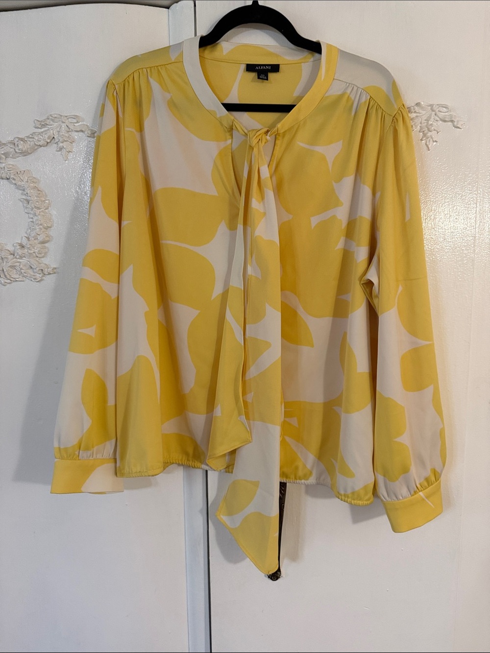 Alfani Yellow and White Tie-Neck Abstract Floral Blouse